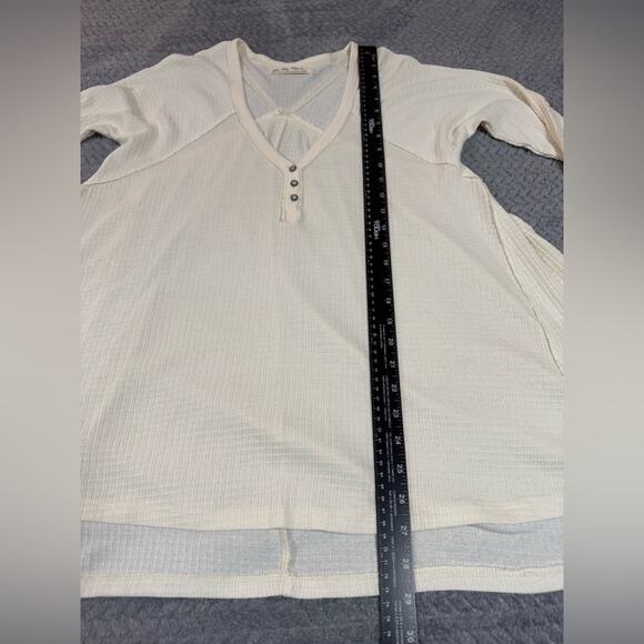 Free People We The Free Women’s Citrine Thermal Top Tee V Neck Small Cream - Picture 7 of 11